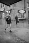 photo noir et blanc de la rue du chapeau rouge à quimper