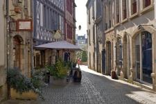 photo couleur de la rue du guéodet à quimper